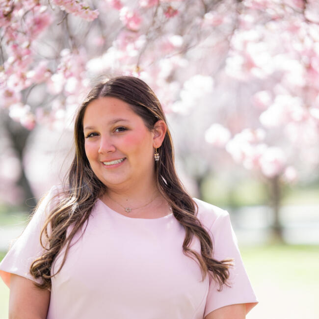 Babysitter in Staten Island: Leah