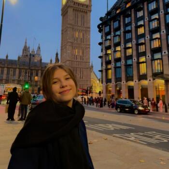 Babysitter in Saint-Léger-lès-Domart: Alexia
