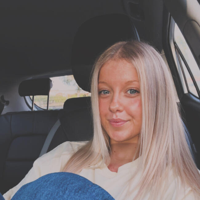 Babysitter in Newcastle: Claudia