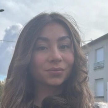 Babysitter in Rennes: Emma