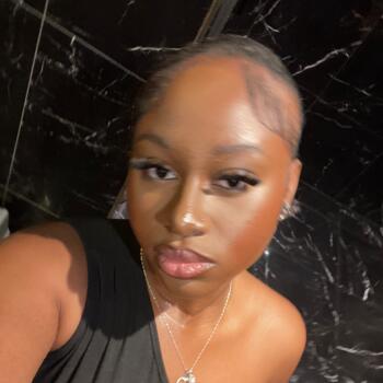 Babysitter Leicester: Favour