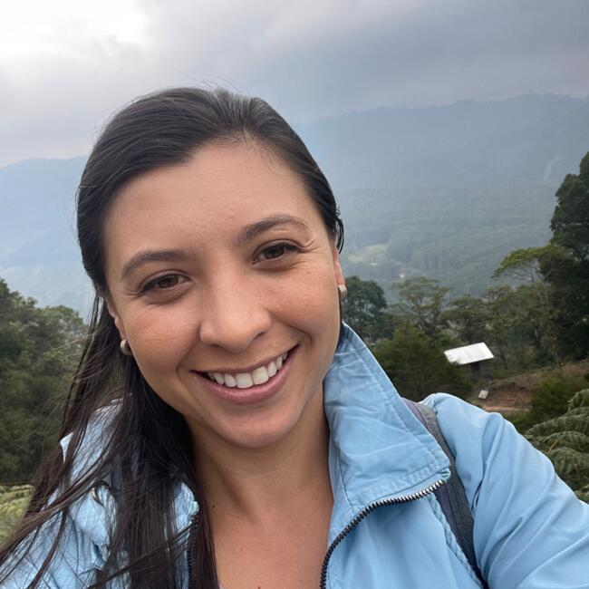 Babysitter in Heredia: Kim