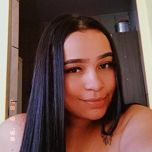 Babysitting job in Valparaíso de Goiás: Julia