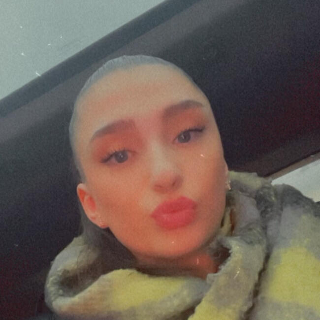 Babysitter in Sint-Pieters-Woluwe: Nella