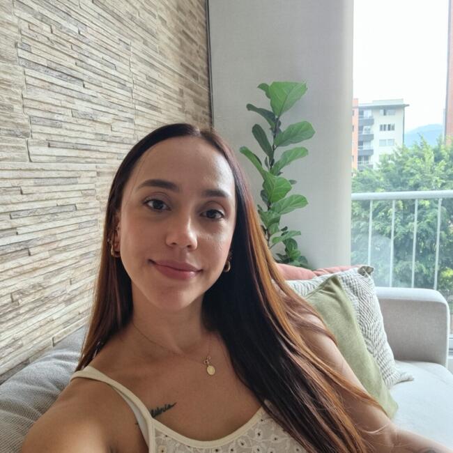 Babysitter in Loeches: Lorena