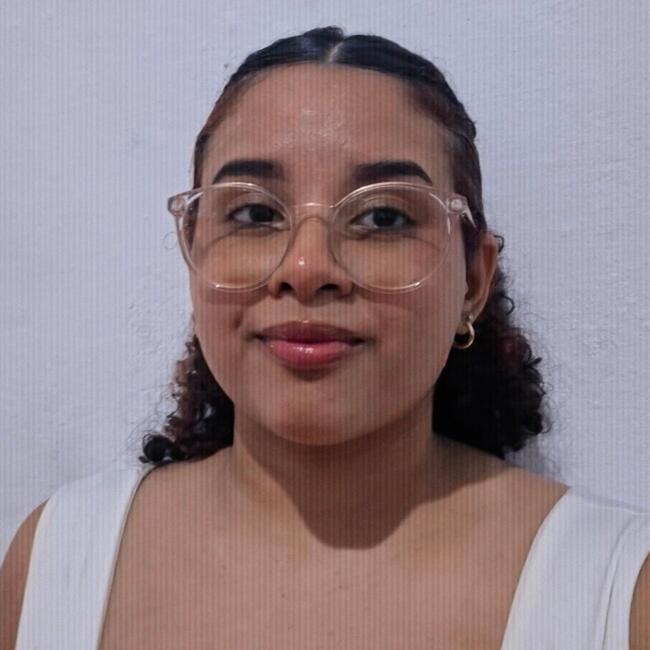 Babysitter in São Luís: Ester