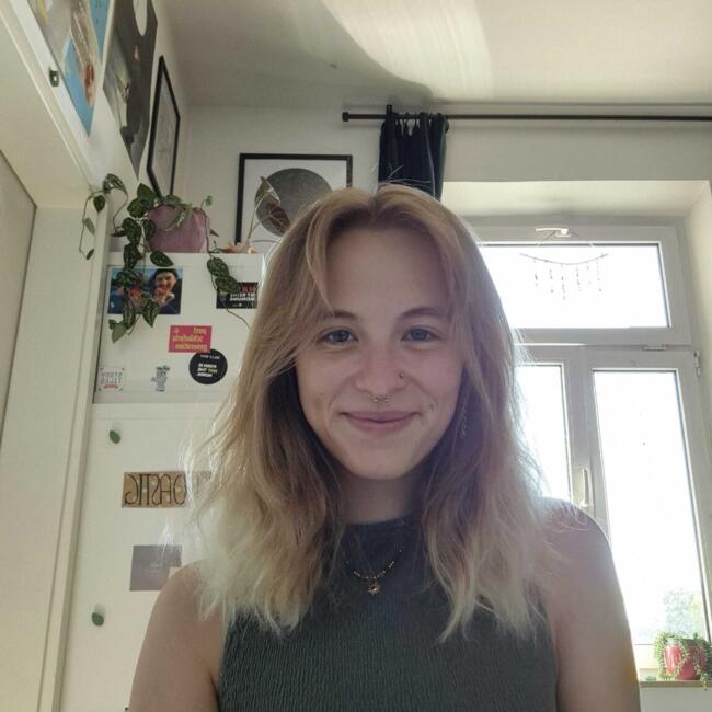 Babysitter in Köln: Cara