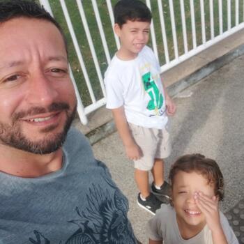 Pai/mãe Vitória: Bruno