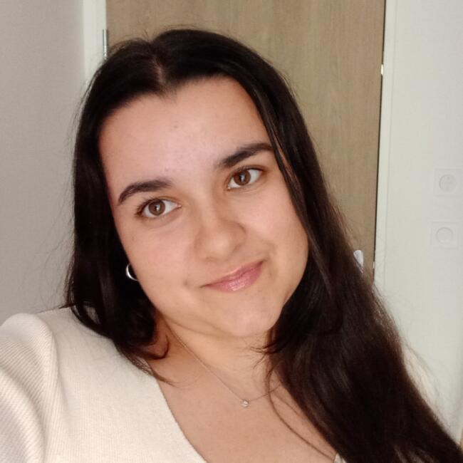 Babysitter in Angers: Carmen