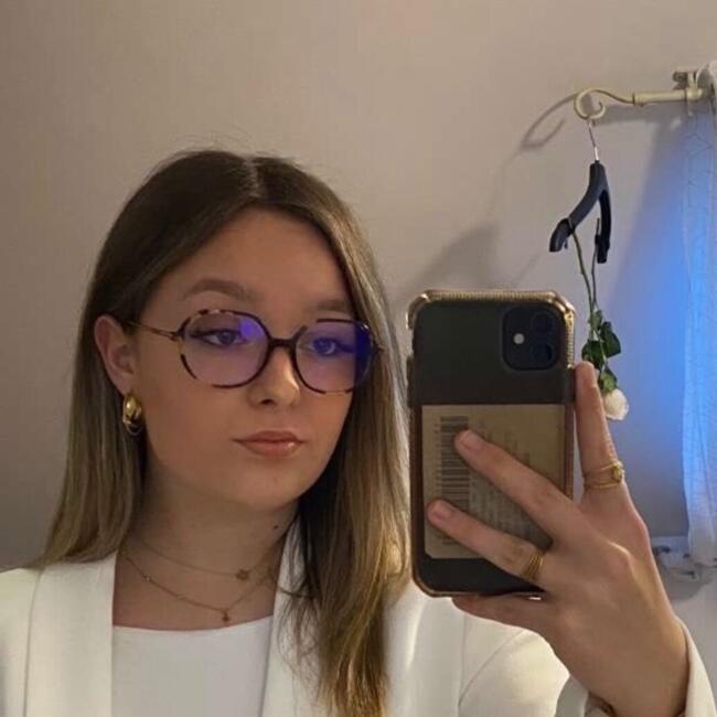Babysitter in Tours: Ambre