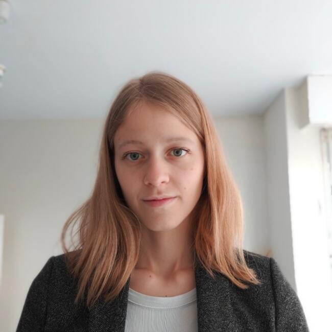 Babysitter in Toulon: Léa