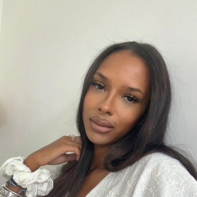 Babysitter in Aubervilliers: Victoria