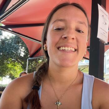 Babysitter in Townsville: Mariana