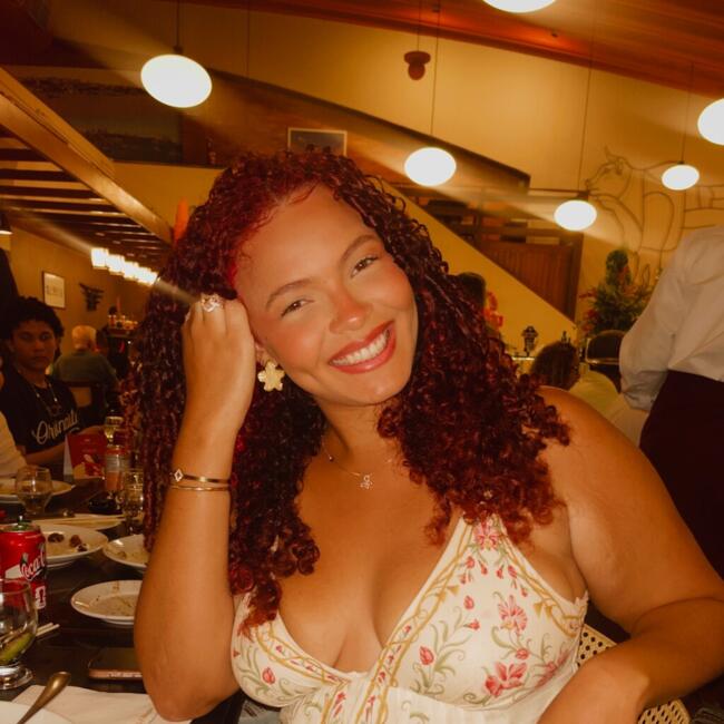 Babysitter in Salvador: Larissa