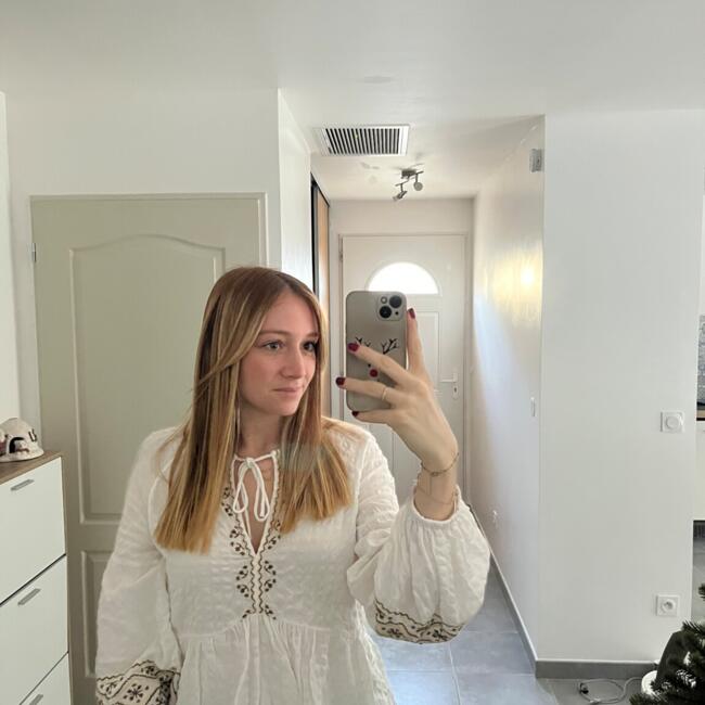 Babysitter in Corconne: Justine