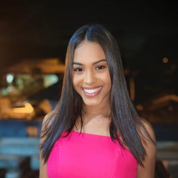 Babysitter Magé: Carolaine