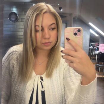 Bébiszitter Százhalombatta területén: Vivien