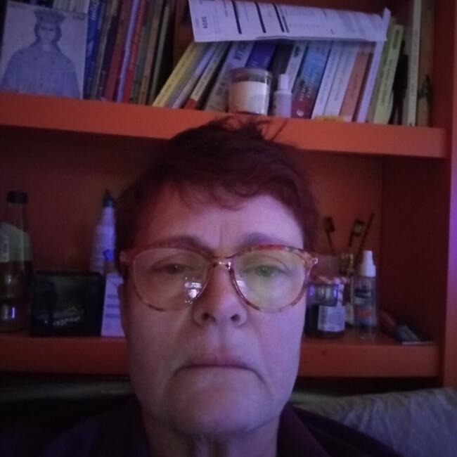 Babysitter στην περιοχή Κερατσίνι: Ειρήνη