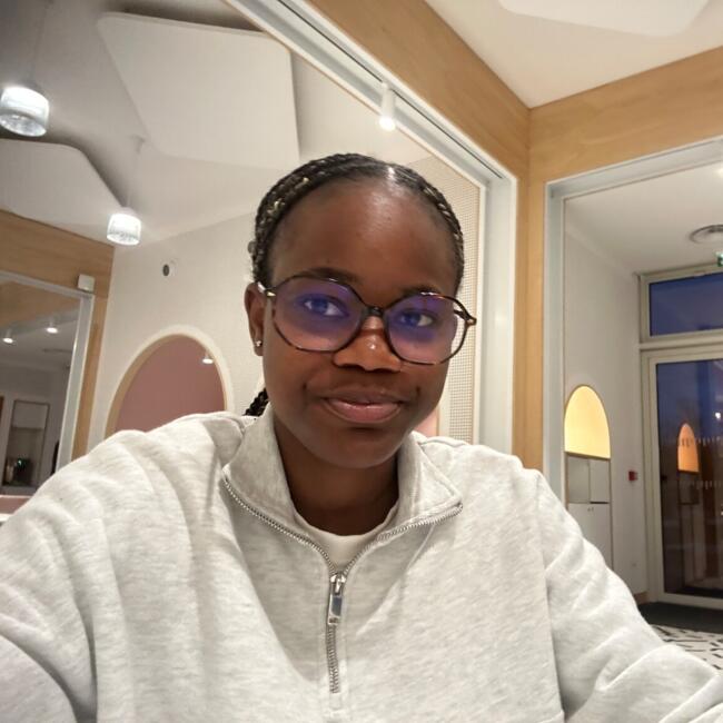 Babysitter in Lille: Charbelle