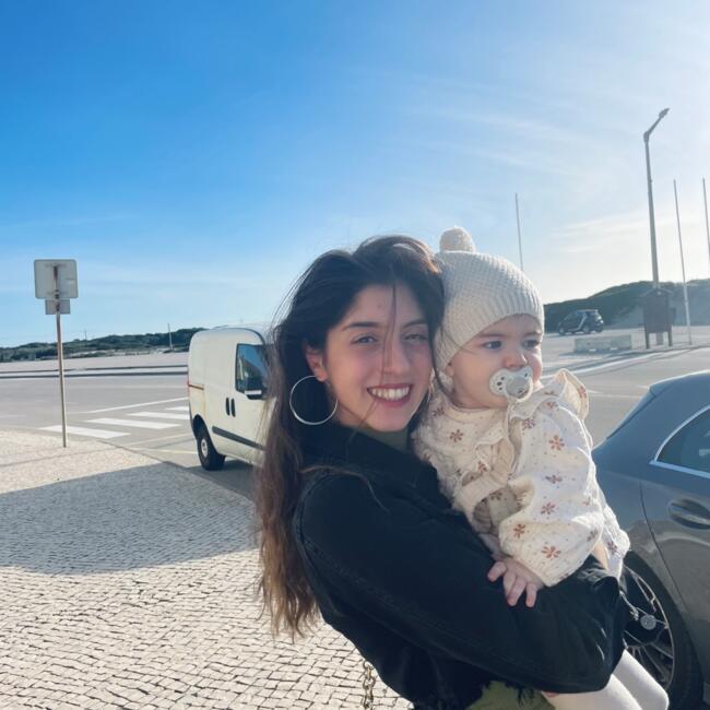 Babysitter in Almada: Bruna