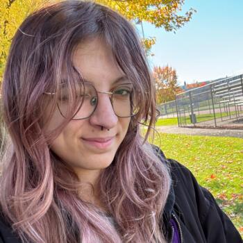 Babysitter in Laval: Charlotte