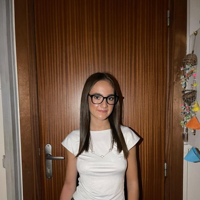 Babysitter in Grenoble: Alicia