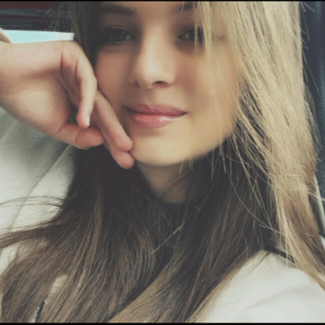 Babysitter in Cerizay: Marine