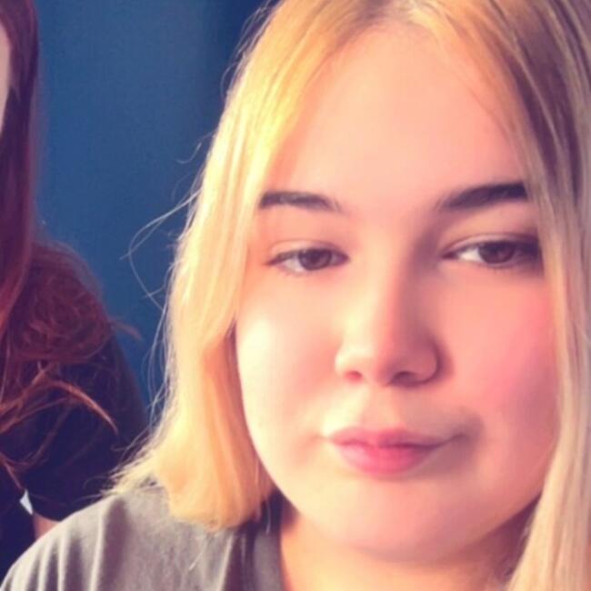 Babysitter in Saint-Pourçain-sur-Sioule: Cloe