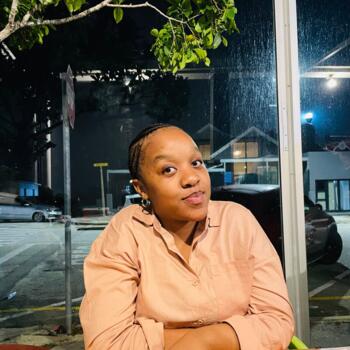 Babysitter in Port Elizabeth: Yonela