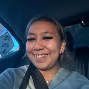 位于Singapore Island的临时保姆: Nur