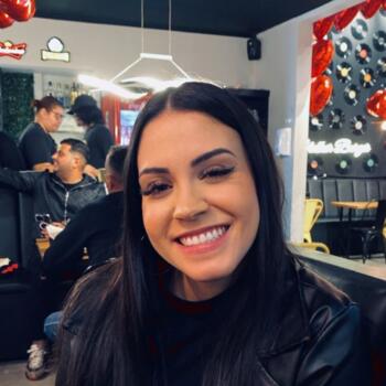 Babysitter in São José dos Campos: Letícia