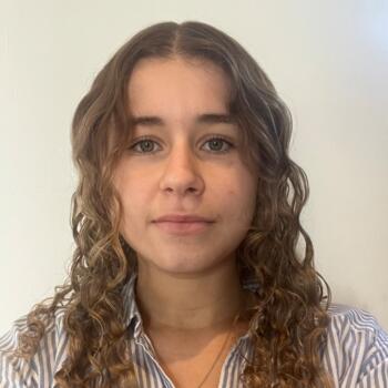 Babysitter in Worcester Park: Ella