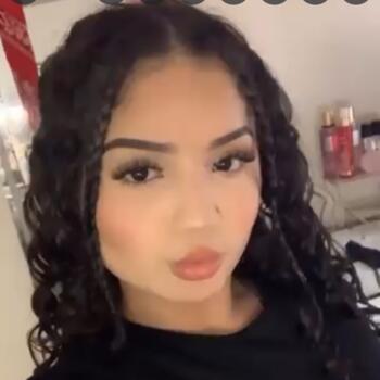 Babysitter in Visalia: Yvette