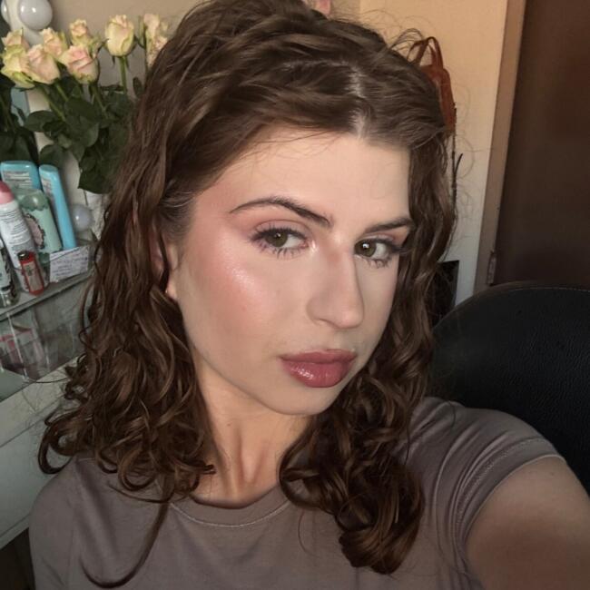 Baby-sitter in Winnipeg: Oleksandra