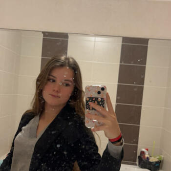 Babysitter Montoir-de-Bretagne: Clara