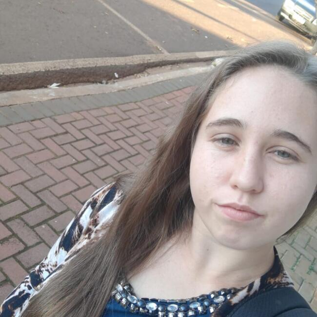 Babysitter in Guarapuava: Jheni