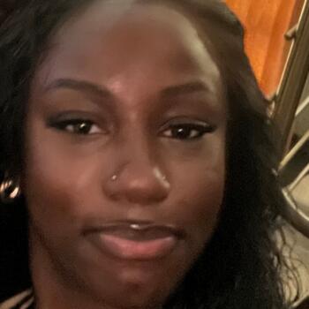 Babysitter in London: Tyra