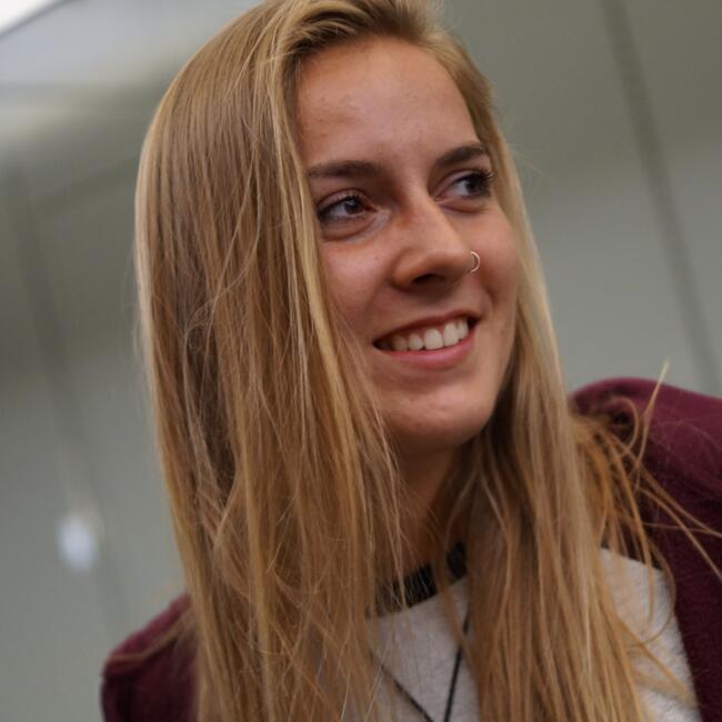 Babysitter in Darwin: Annika