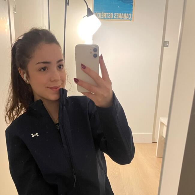 Babysitter in Montreal: Anastasia