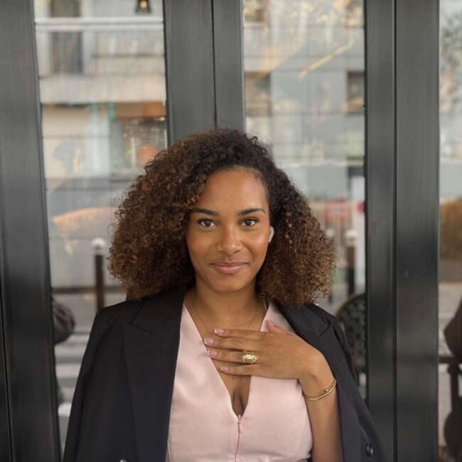 Babysitter in Le Mans: Aurelie