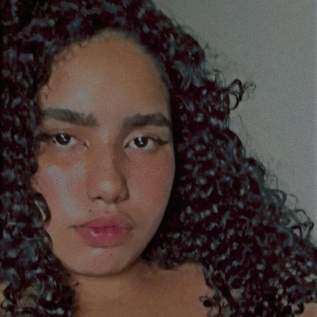 Babá em Jacareí: Samara