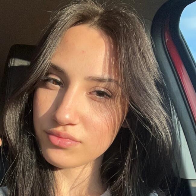 Babysitter in Wenzenbach: Mina