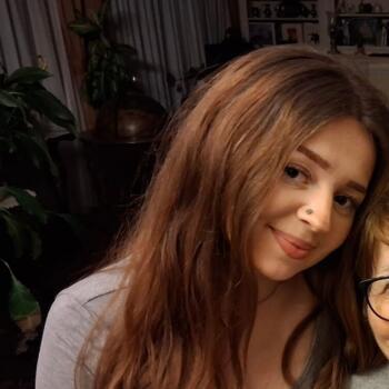 Babysitter in Paris: Clémence