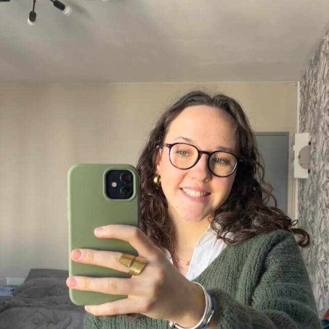 Babysitter in Tours: Lou