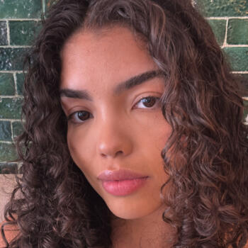 Babysitter em Porto Salvo: Luana