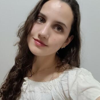 Babysitter in Três Coroas: Mariana