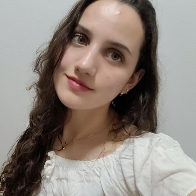 Babá em Três Coroas: Mariana