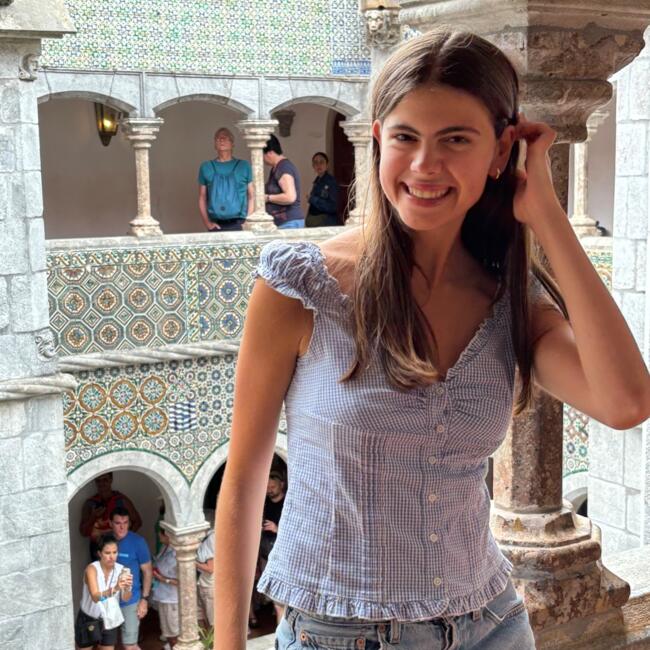 Babysitter in Vancouver: Lucy