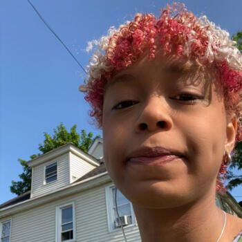 Babysitter in East Syracuse: Reign