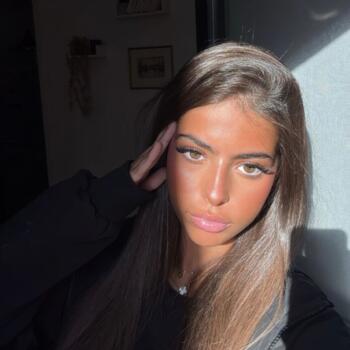 Babysitter in Paris: Lou Camille